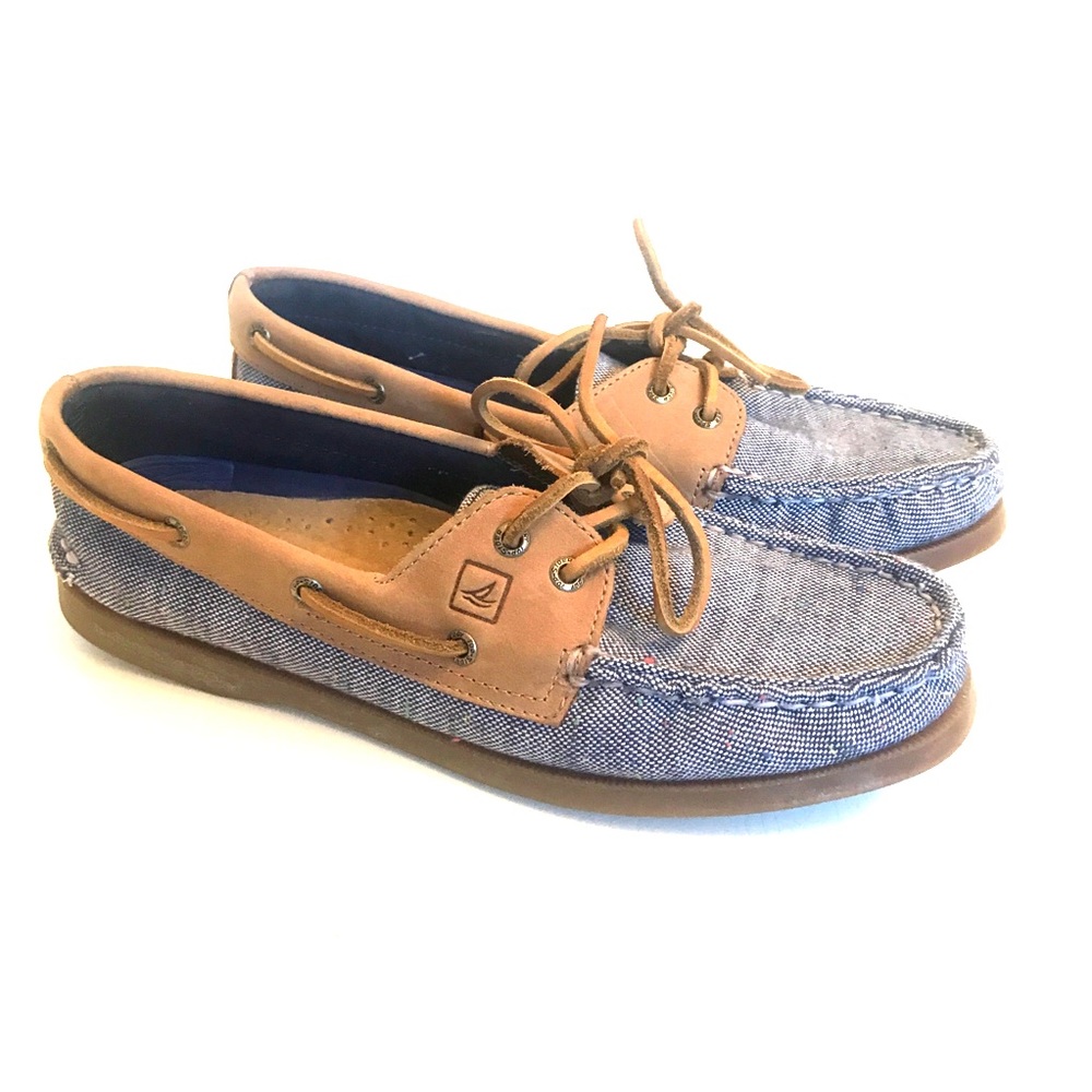 NWOT SPERRY BOAT SHOES WITH DENIM-LIKE BLEND